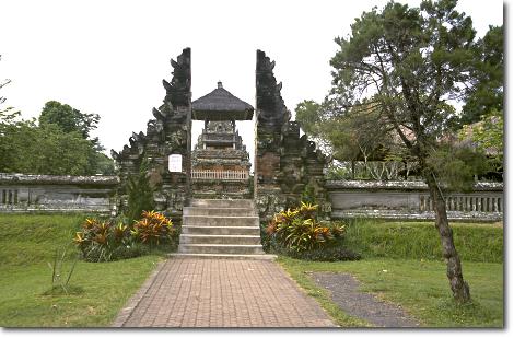 Candi Bentar im Taman Ayun Temple
