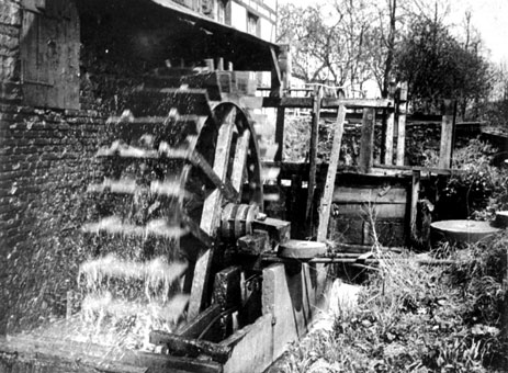 Foto: unterschlchtiges Wasserrad