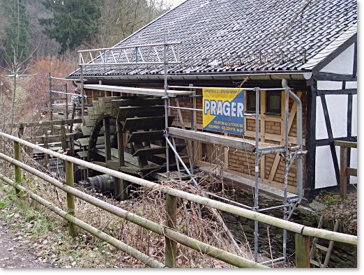 Neues Gefache mit Lehmziegel am Balkhauser Kotten, 11. Januar 2006