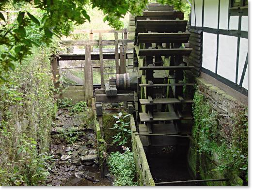 Foto: Unterschlchtiges Wasserrad am Balkhauser Kotten