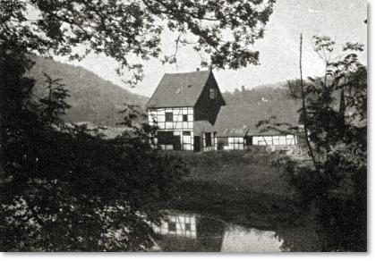 Foto: Obenfriedrichstaler Kotten von der Wupperseite aus gesehen