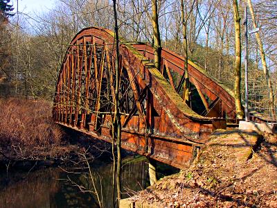 Foto: Stahlbrcke der Schmalspurbahn Ronsdorf-Mngsten ber die Wupper zu Mngsten