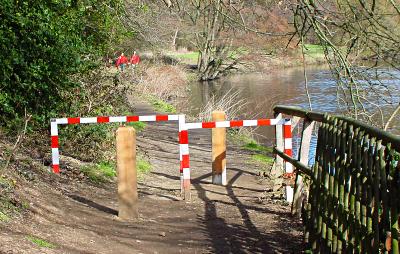 Foto: Wegsperre in Doppelter Ausfhrung