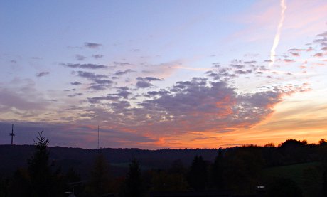 Foto: Abendlicher Himmel, rot gefrbt