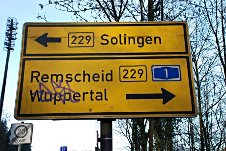 Foto: Verkehrsschild an der B229