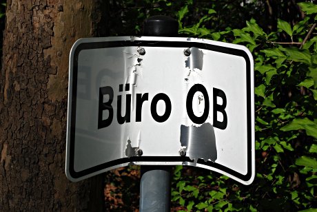 Foto: Schild mit der Aufschrift 'Bro OB'