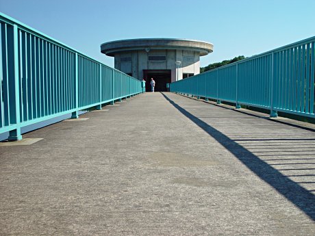 Foto: Wasserentnahmeturm der Groen Dhnn-Talsperre