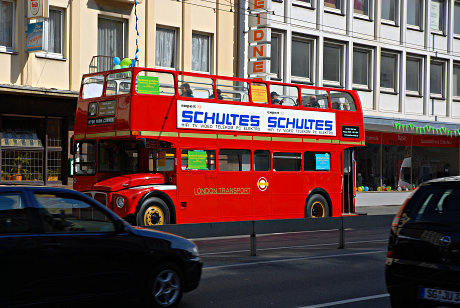 Foto: Roter Londoner Doppeldeckerbus in Solingen