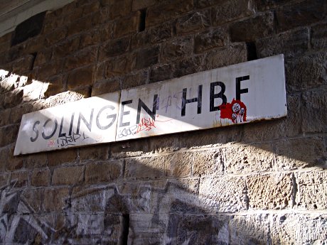 Foto: Schild Solingen Hbf