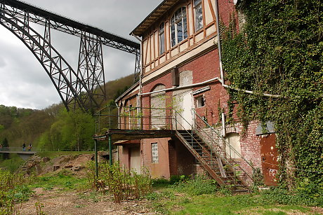 Foto: ehemalige Diskothek Exit unter der Mngstener Brcke