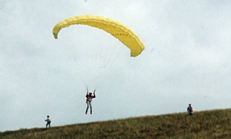 Foto: Gleitschirmflug im Sauerland