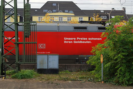 Foto: Werbespruch auf einer Lokomotive