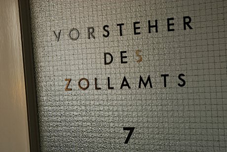 Foto: Tre mit der Aufschrift: Vorsteher des Zollamtes