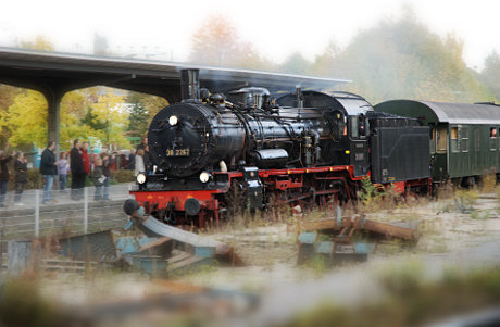 Foto: 38 2267 bei der Einfahrt in den Bahnhof Solingen-Sd