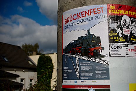 Foto: Litfasule mit Plakatierung Mngstener Brckenfest