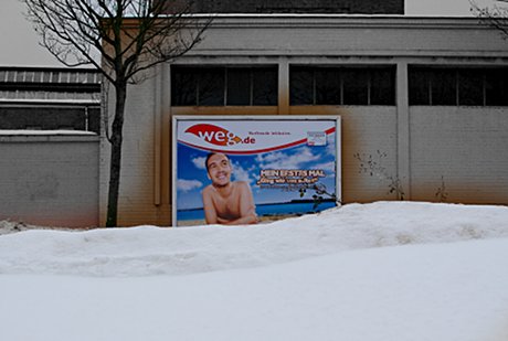 Foto: Werbeplakat mit dem Struch 'Mein erstes Mal'