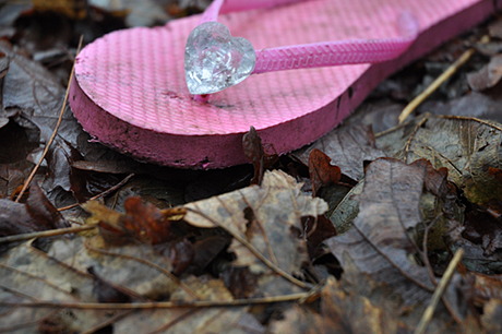 Foto: rosa Flip-Flop auf Abwegen