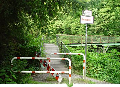 Fugngerbrcke ber die Wupper am Standort Papiermhle