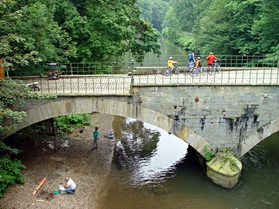 Die aus Sandstein erbaute Stufenbrcke in Mngsten an der Wupper