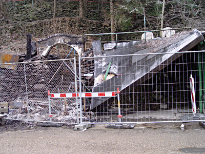 die vom Brand beschdigten Teile des Burkschen Kioks