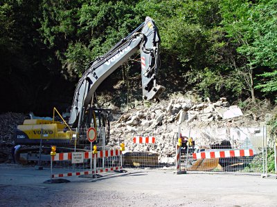 Abrissunternehmen bei der Arbeit