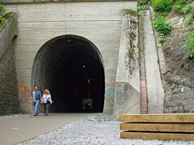 ehemaliger Eisenbahntunnel unter der Schlagbaumer Straenkreuzung
