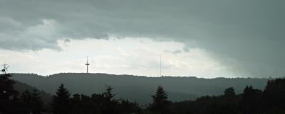 Foto: Blick auf Witzhelden bei Regen