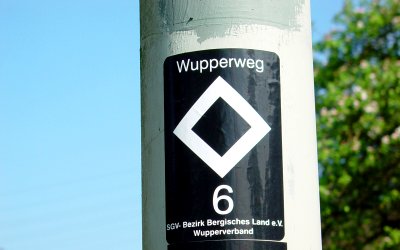 Wanderwegmarkierung - Wupperweg :: Raute 6