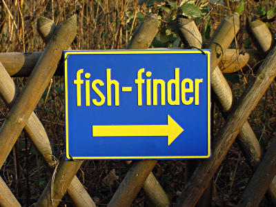 Schild mit der Aufschrif: fish-finder