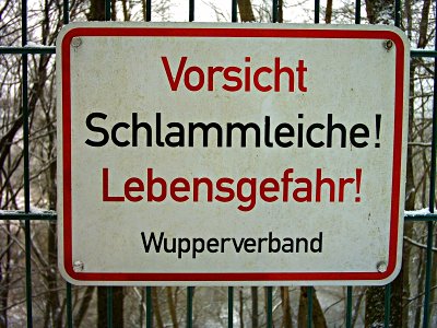 Foto: Hinweisschild mit der Aufschrift: